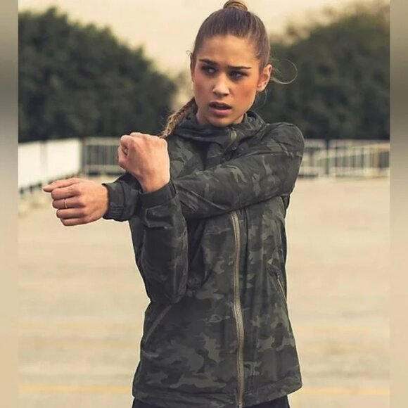 Lululemon Rise & Shine Jacket II Savasana Camo Fatigue Green - Picture 1 of 12